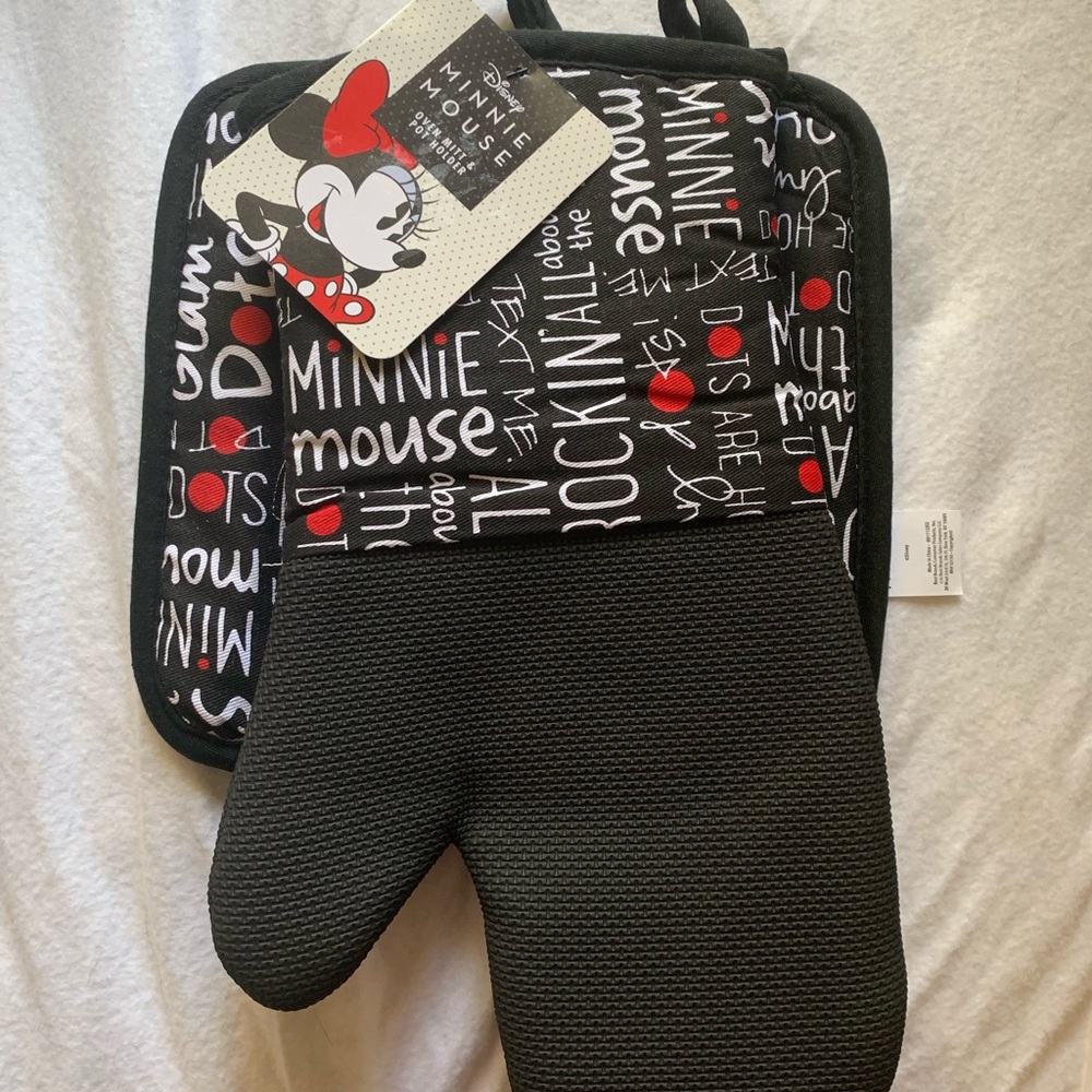 🔵 2/$18 Disney Minnie Mouse oven set